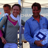 Antonia and Arnaud with trophy – Stephane Claeyssens